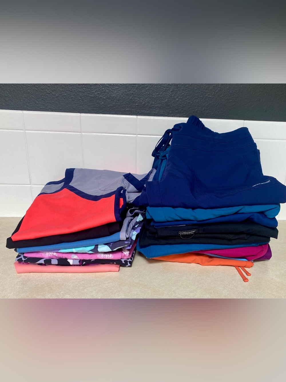 Grey's Anatomy & Cherokee Women's Scrubs 21 piece lot. Size Small.